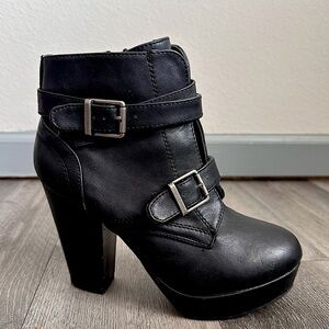 ALDO’s Bamboo Huxley Platform Booties in Size 8